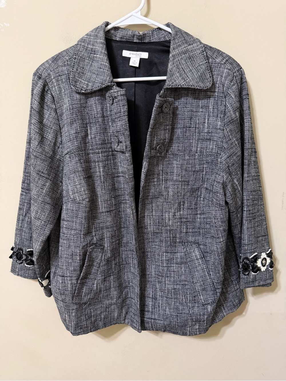 Dress Barn Gray Textured Open-Front Blazer Floral gem Cuff Detail plus 1x nwot